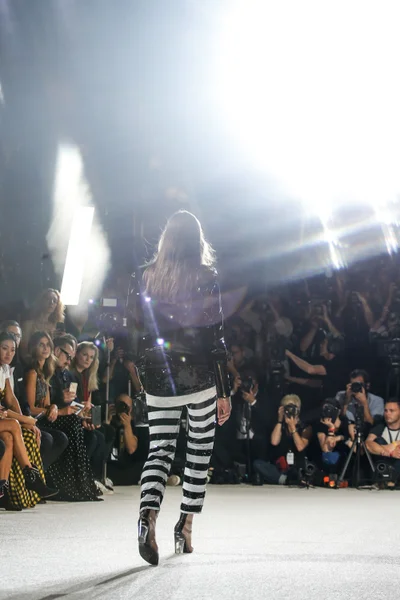 Look 9